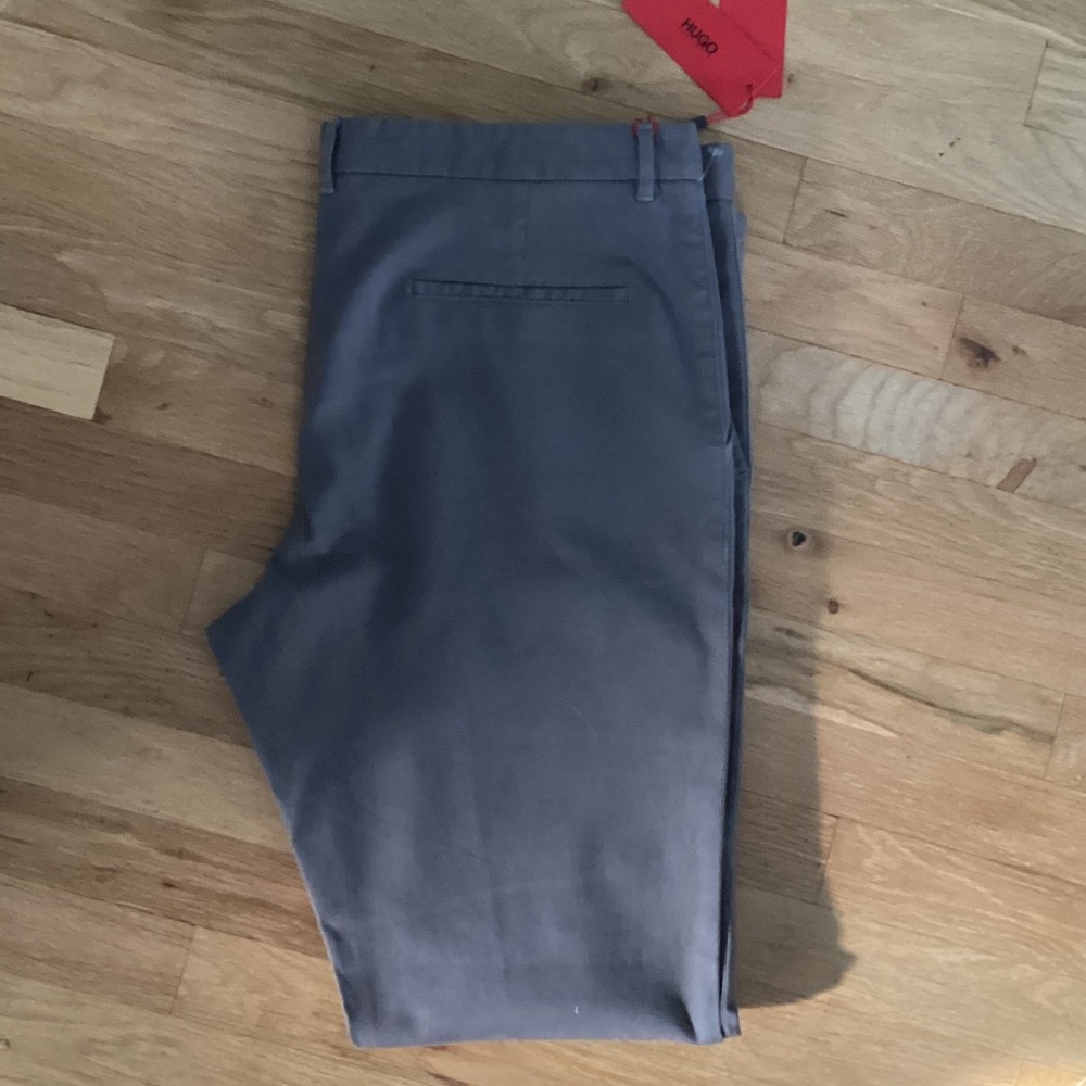 Hugo Boss Men's Chinos. Size 38